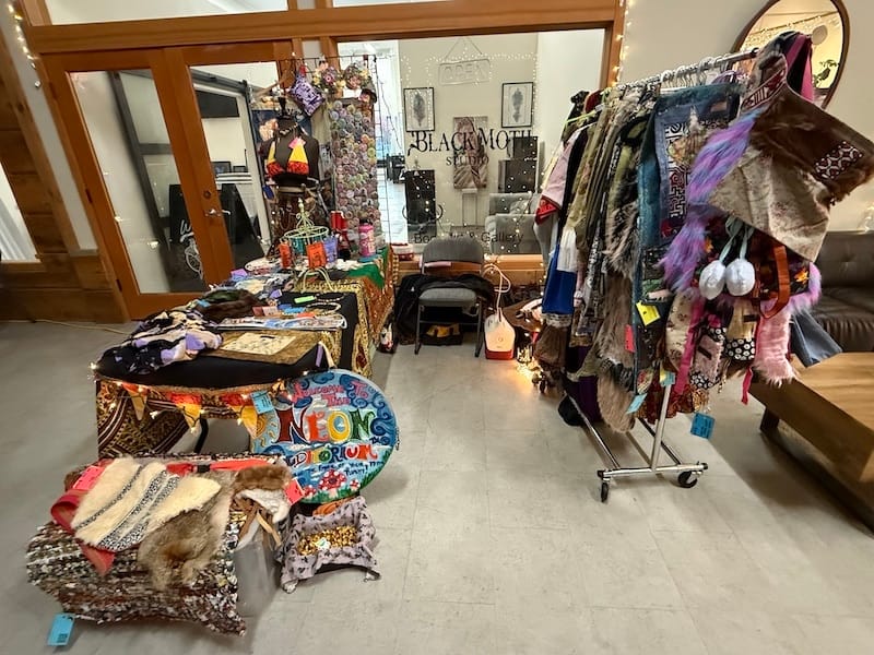 neon_random_rab_booth_setup neon random rab booth set up